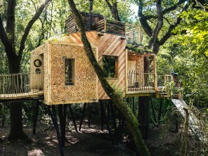 Award Winning 1 Bedroom Woodsmans Treehouse Accommodation near Holditch, Dorset, England